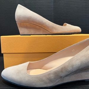 Tod's Light Brown Suede Wedge Pumps (size 37 (US 7))
